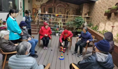 医疗、康复、生活照料……这些需求在家门口就能解决！静安这里正打造“没有围墙的养老院”