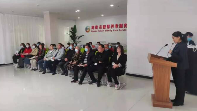 潍坊高密市朝阳街道祥云社区组织辖区居民体验“智慧养老”