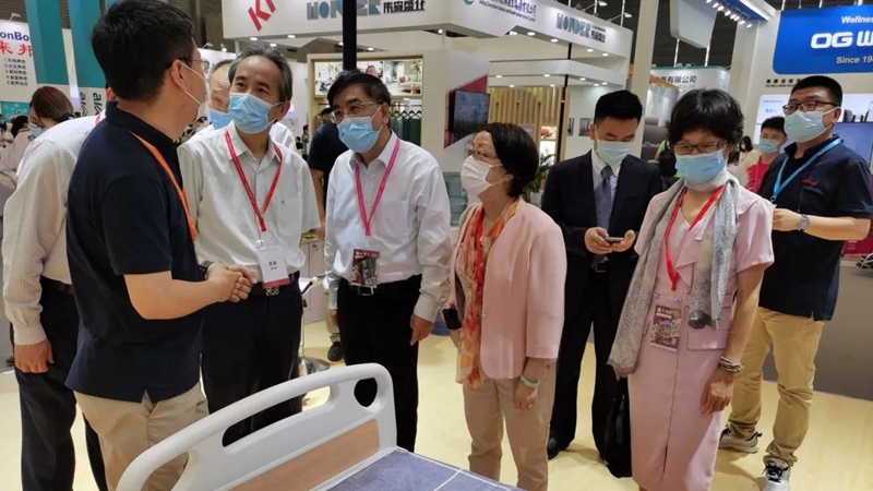 智慧养老，“智”在何处？上海市政协人资环建委开展专题考察